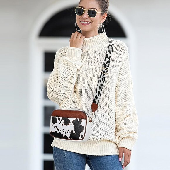 Vegan Leather Small Crossbody Bag with Detachable Coin Pouch for Women - Picture 2 of 7